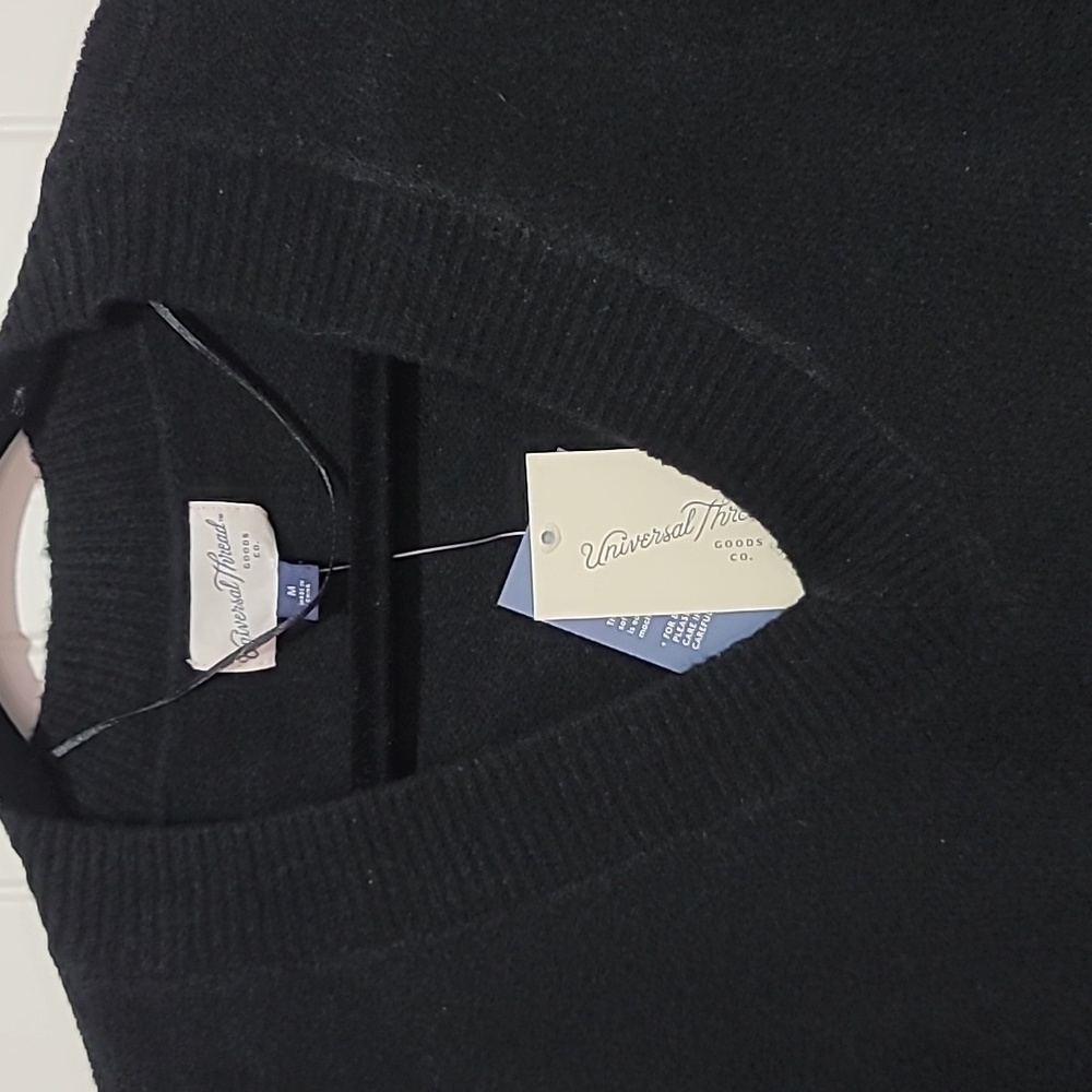 Universal Thread Black V-Neck Sweater - Picture 2 of 5